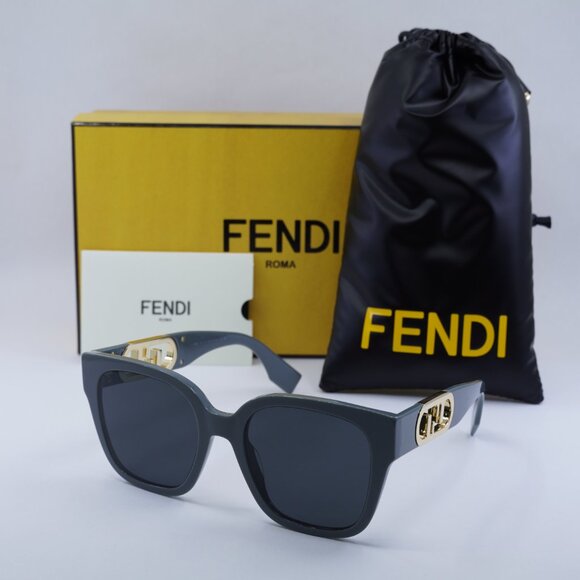 Fendi FE40063I 20A Sunglasses Transparent Grey Square Frame, Grey Lenses